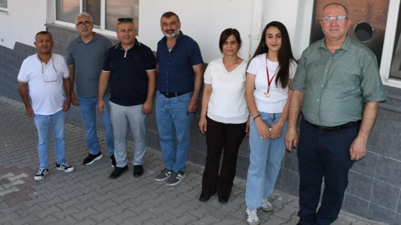 Akhisar’da Paylaşılan Aşure Lokması Gönülleri Birleştirdi