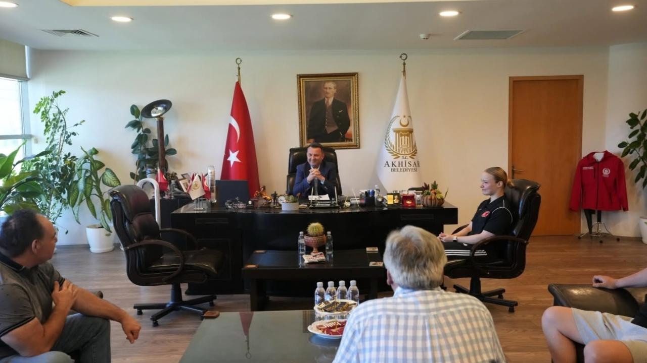 Akhisar’ın Gururu Bükrenaz Sert Dünya Şampiyonu!