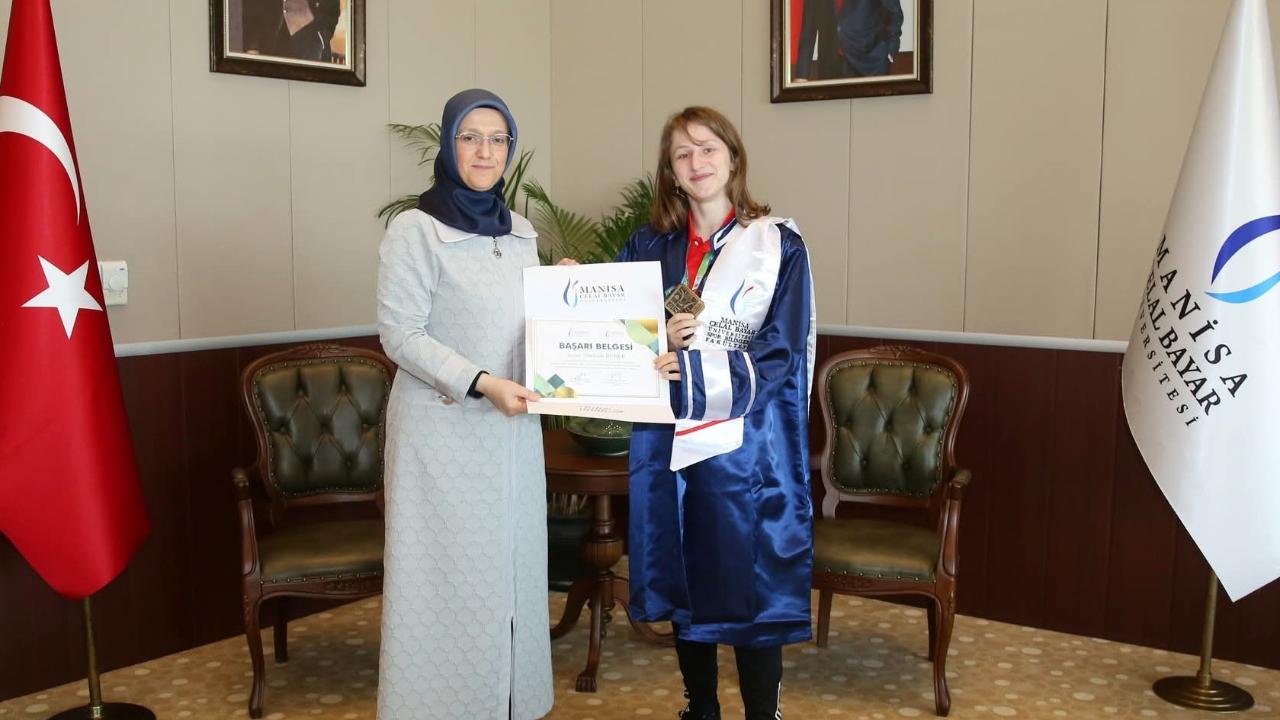 Dünya Şampiyonu Nurbade Büber Manisa’da Coşkuyla Karşılandı