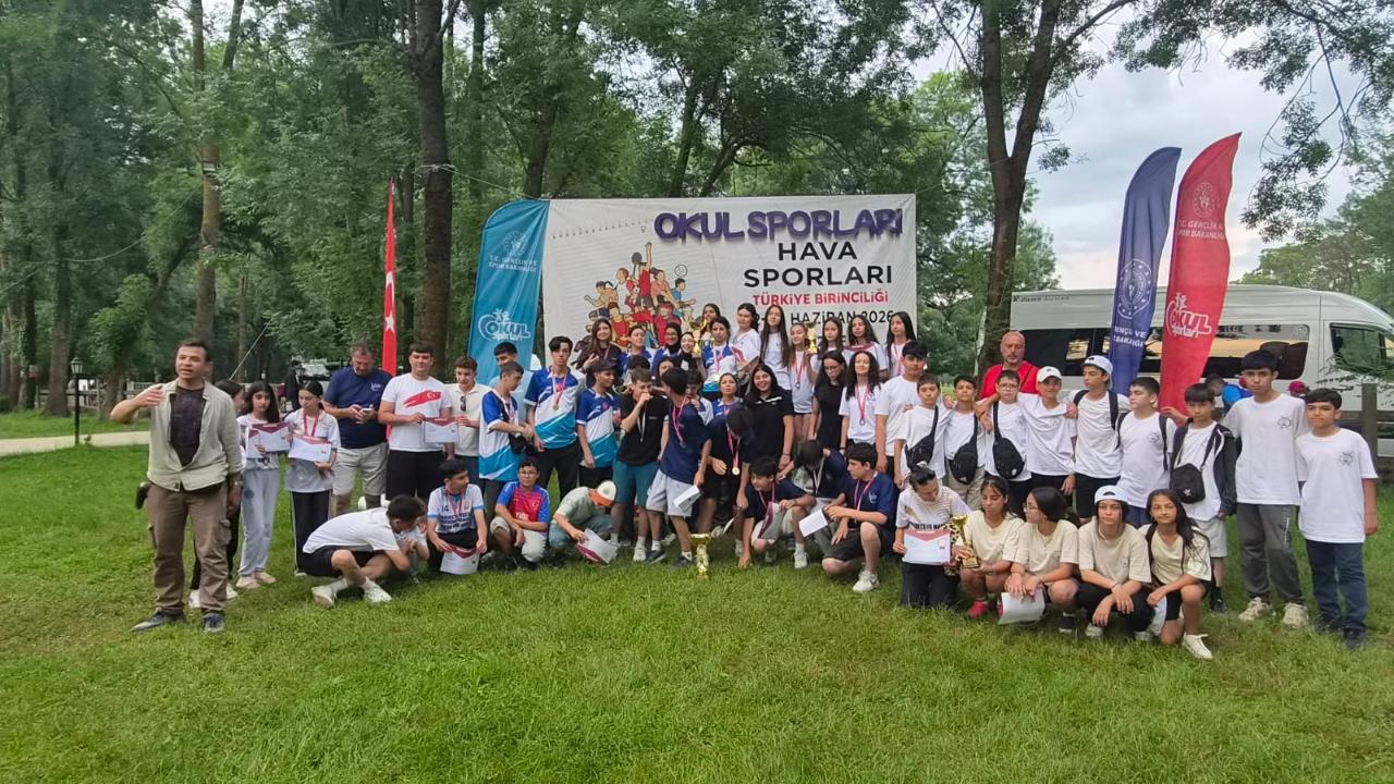 Hava Sporlarında Manisa Rüzgarı Esti