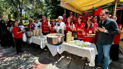 Kızılay Manisa'da Bin Kişilik Aşure Dağıttı
