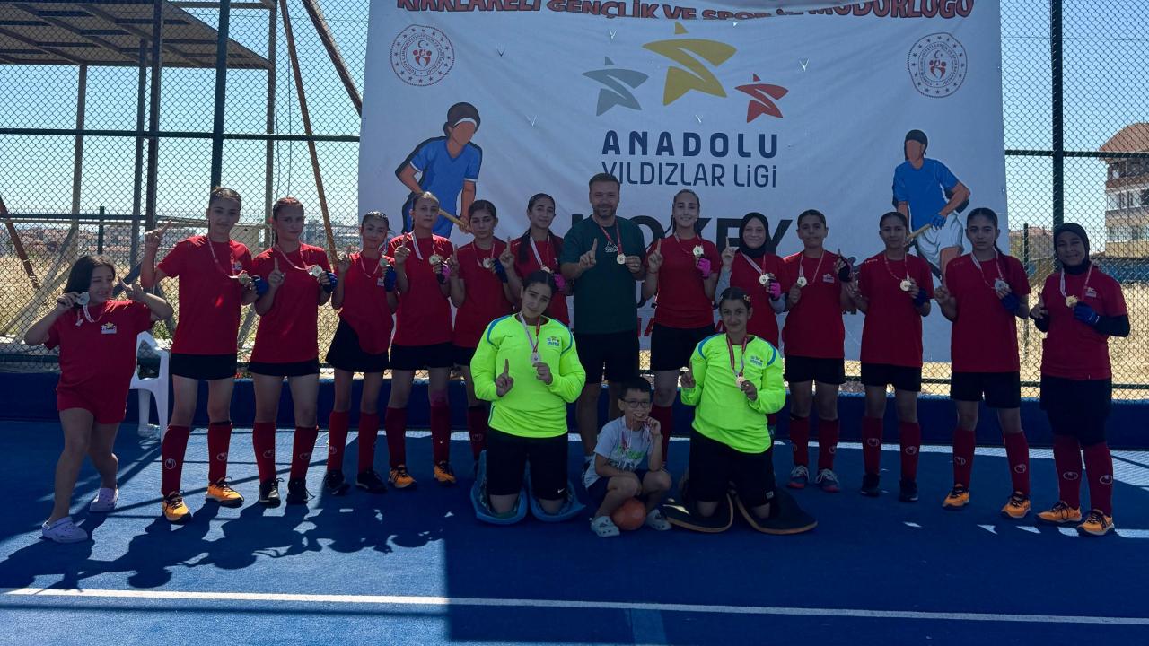 Manisa Hokey Kız Takımı Namağlup Türkiye Şampiyonası'nda