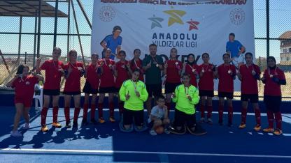 Manisa Hokey Kız Takımı Namağlup Türkiye Şampiyonası'nda