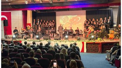 Manisa Maarif Orkestrası ve Korosu Sanatseverleri Büyüledi