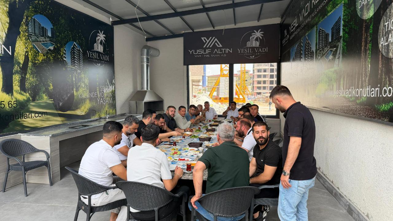 MANİSA VANLILAR DERNEĞİ ÜYELERİ VAN KAHVALTISINDA BULUŞTU