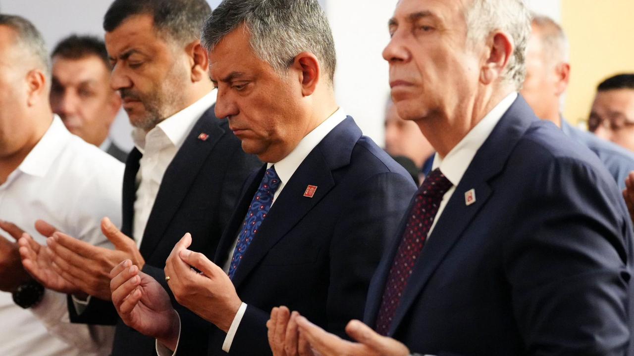 Merhum Başkan Ferdi Zeyrek, Vefatının Birinci Yılında Dualarla ve Özlemle Anıldı