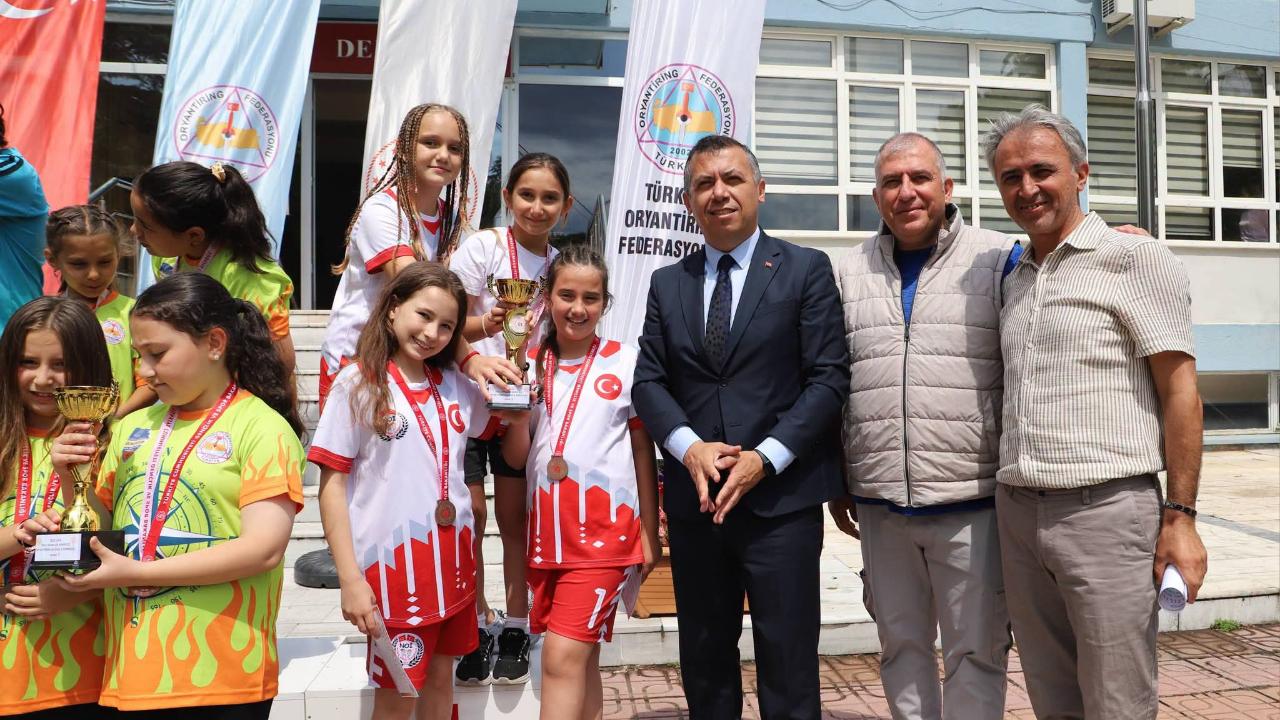 Minikler Oryantiringde Akhisar Rüzgarı Esti