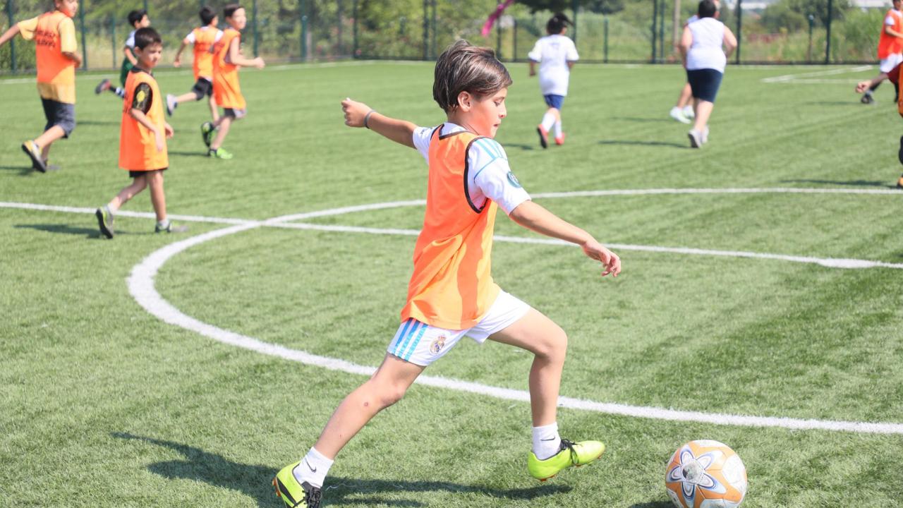 Şehzadeler Belediyesi Yaz Spor Okulları Futbol Kursu Kayıtları Başlıyor