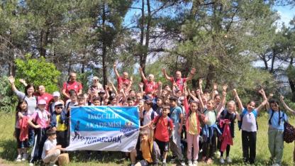 TURBELDAK'tan 110 Öğrenciye Doğa Yürüyüşü ve Çevre Eğitimi