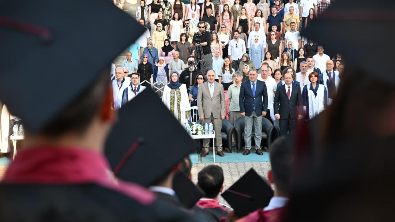 Vali Özkan, Genç Hekimlerin Mezuniyet Heyecanına Ortak Oldu