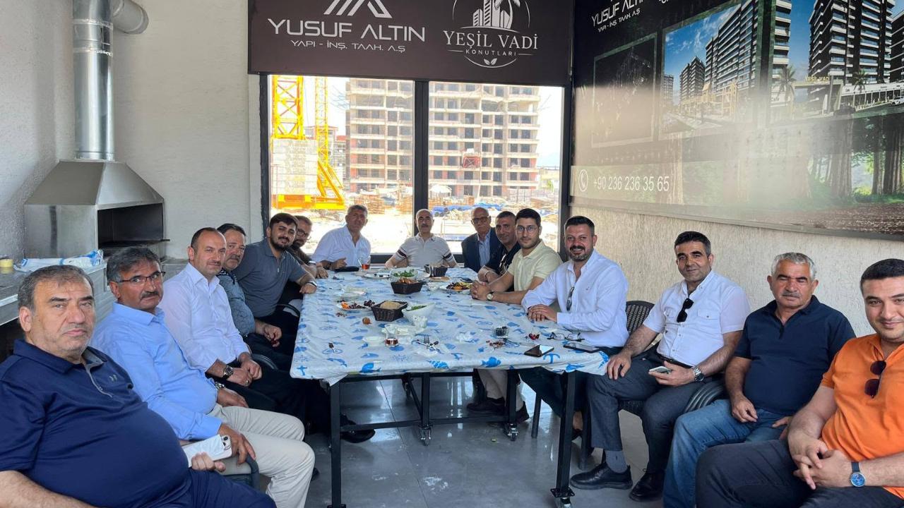 VANLILAR DERNEĞİ TURGUTLU’DA GÖNÜL SOFRASINDA BULUŞTU