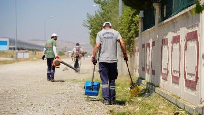 Yunusemre Belediyesi Karaali’de Çevre Düzenlemesi Yaptı