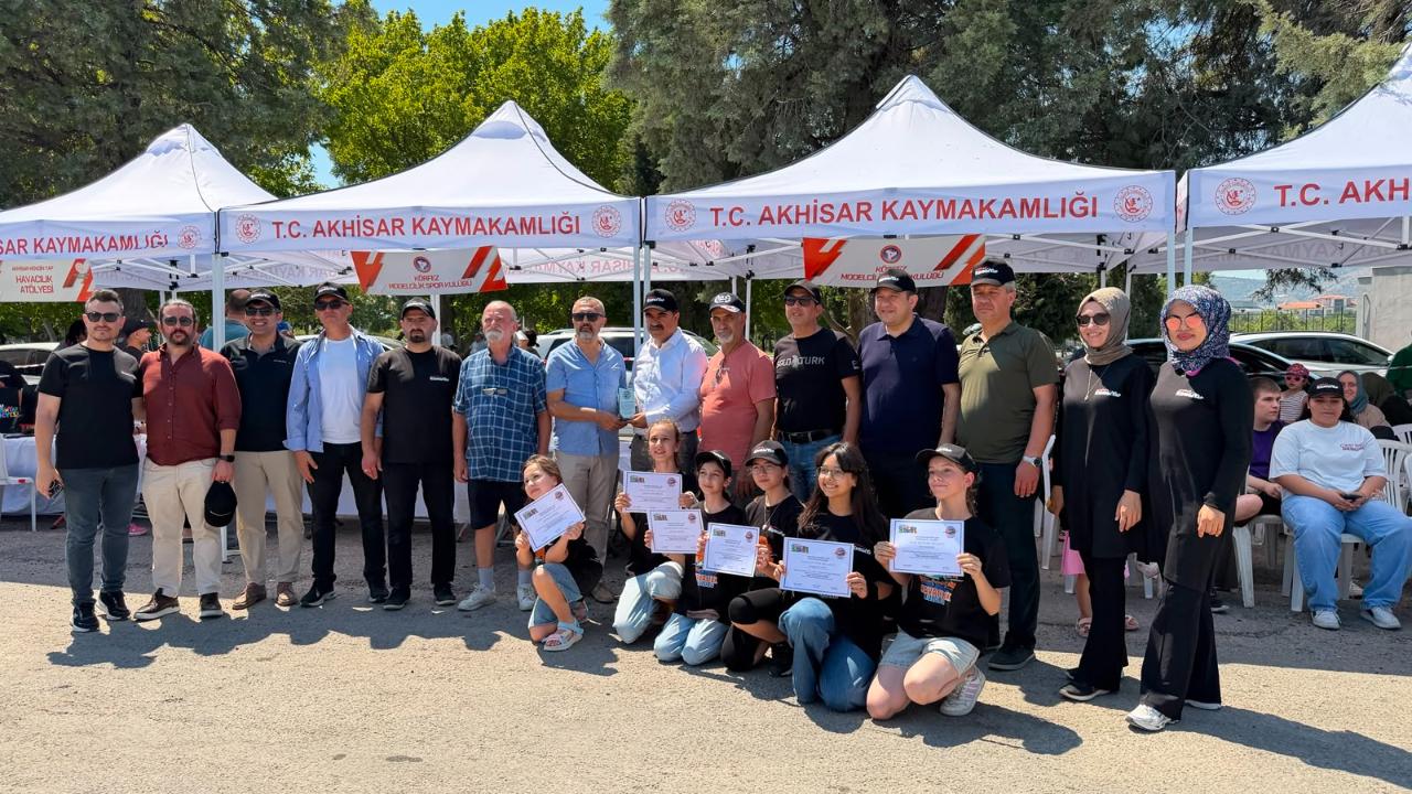 Akhisar Havacılık ve Roket Şenliği’nde Büyük Coşku