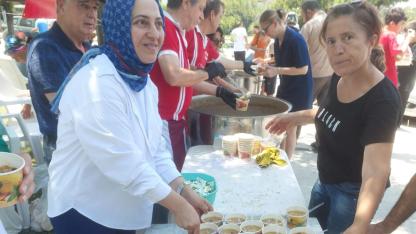 Güzelyurt Mahallesi'nde Bin Kişilik Aşure Hayrı Düzenlendi
