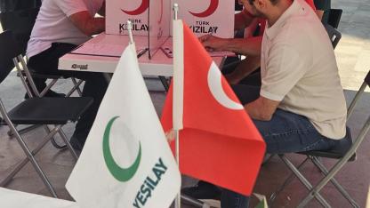 Manisa'da "Kan Ligi"  Seferberliği: Yeşilay ve Kızılay'dan Anlamlı İş Birliği