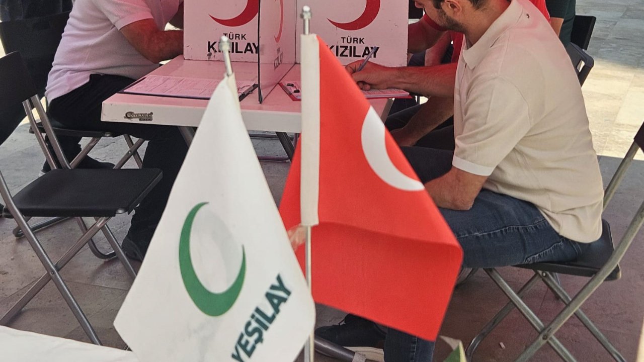 Manisa'da "Kan Ligi"  Seferberliği: Yeşilay ve Kızılay'dan Anlamlı İş Birliği