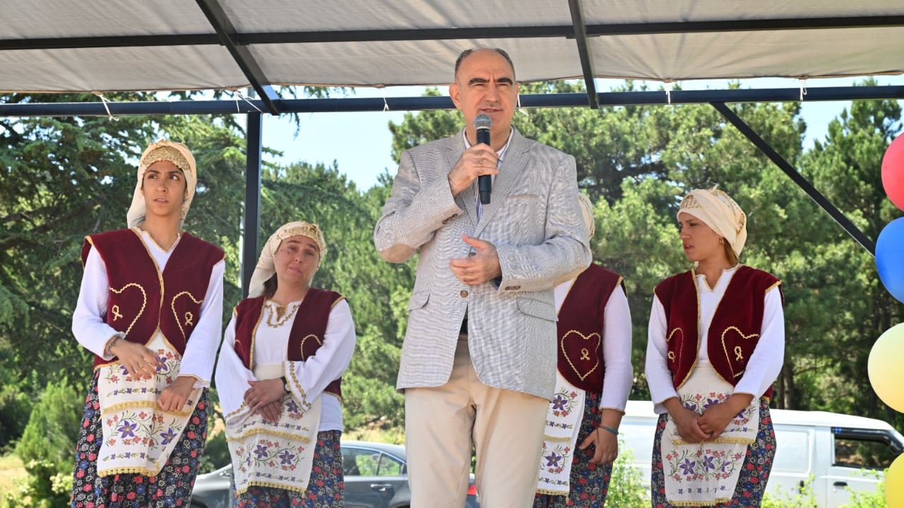 Manisa'da Koruyucu Aileler Spil Dağı'nda Buluştu