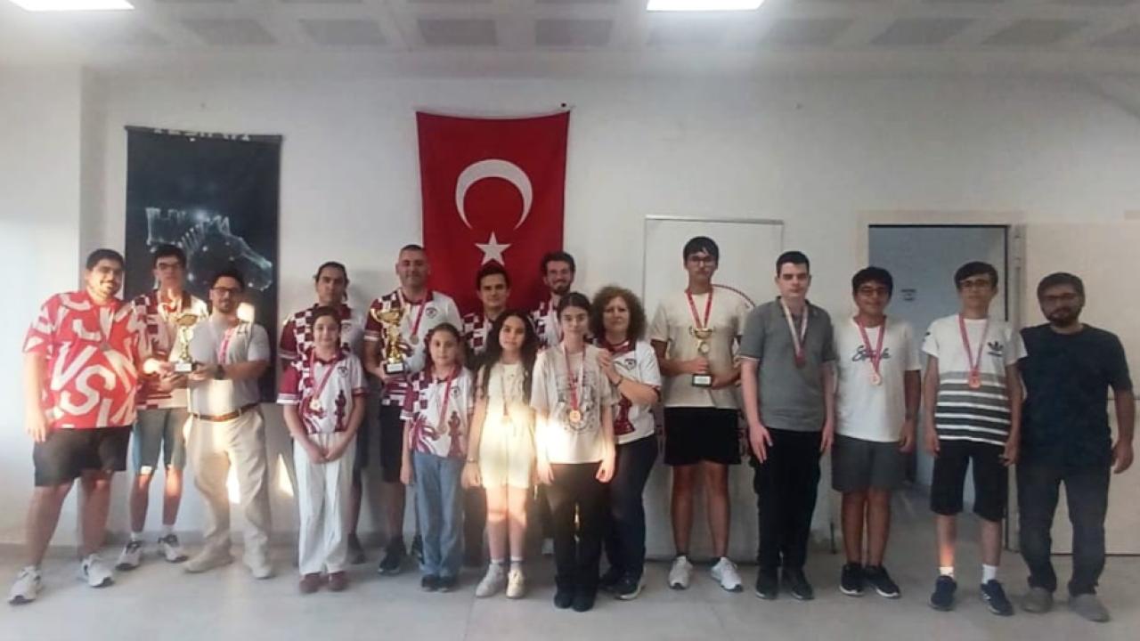 Yunusemre Belediyespor Satrançta İl Şampiyonu