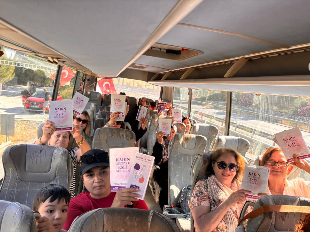 Yunusemreli Kursiyerler İzmir Gezisiyle Moral Depoladı