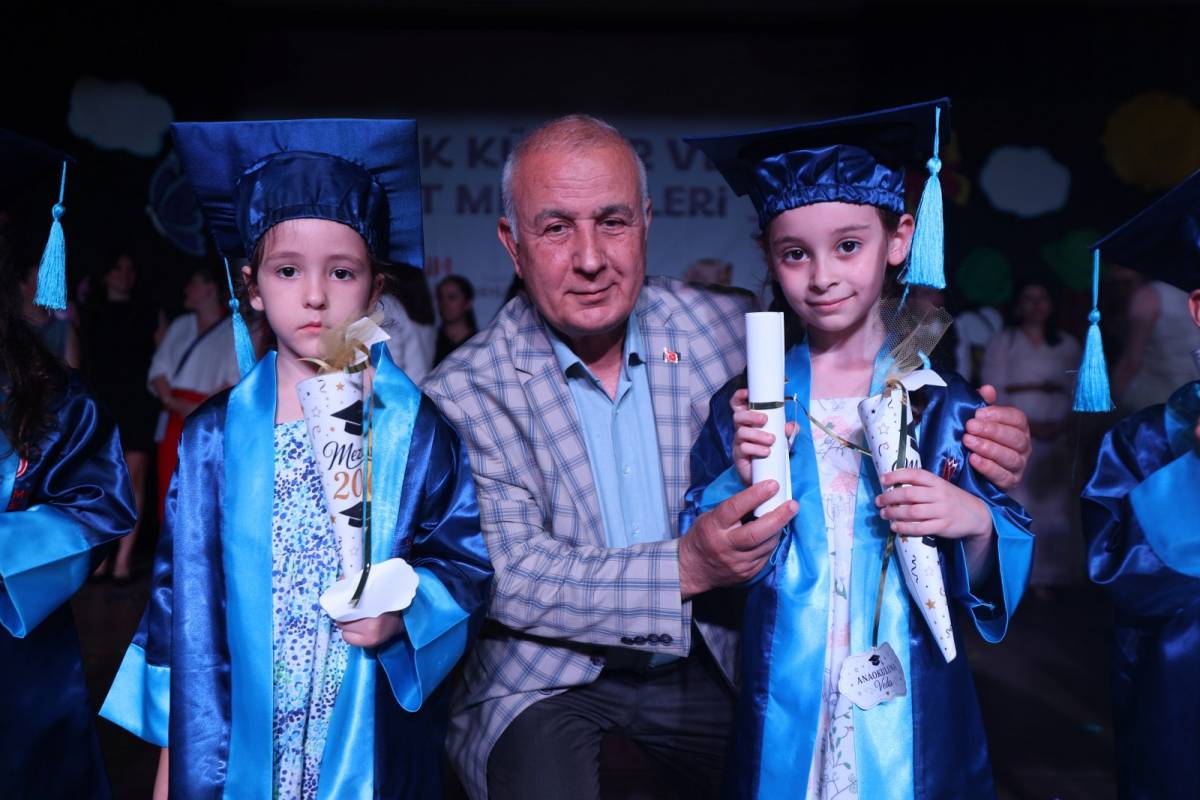 Yunusemreli Miniklerden Ailelerini Gururlandıran Performans