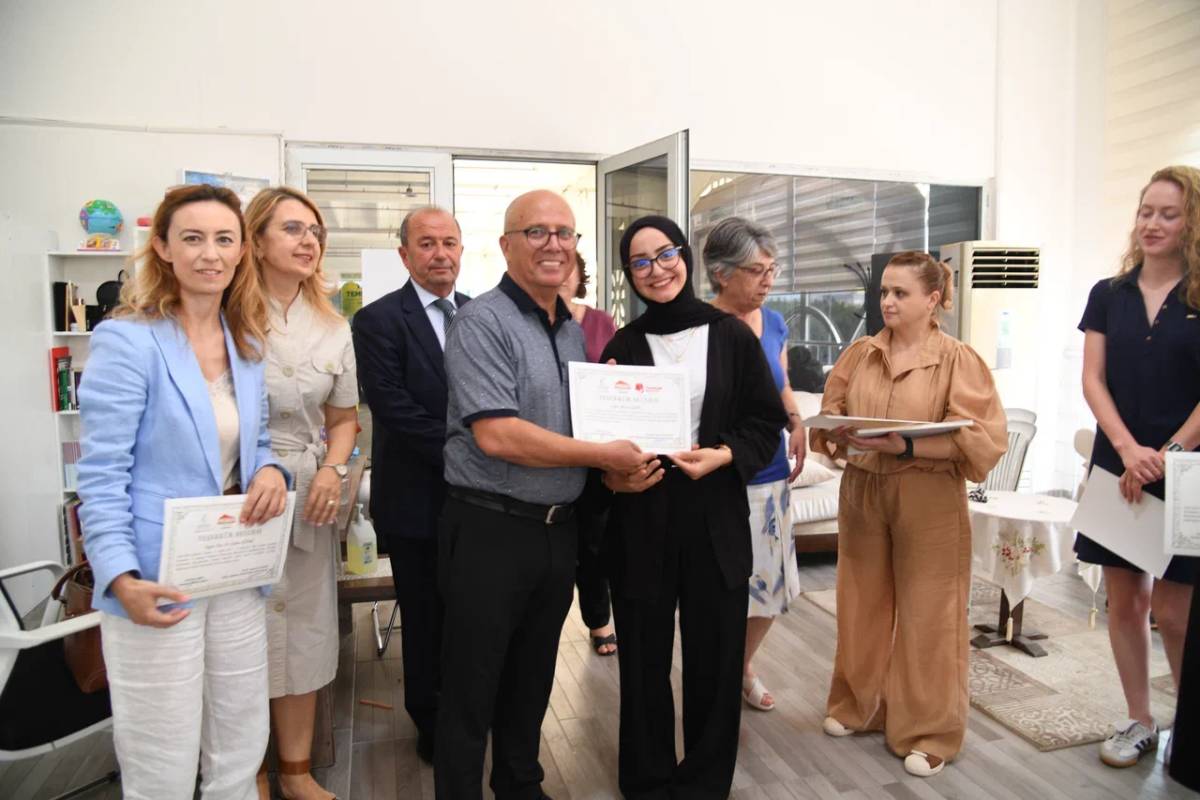 Yunusemre’de Alzheimer Hastalarına Destek Verenlere Ödül