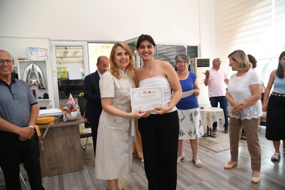 Yunusemre’de Alzheimer Hastalarına Destek Verenlere Ödül