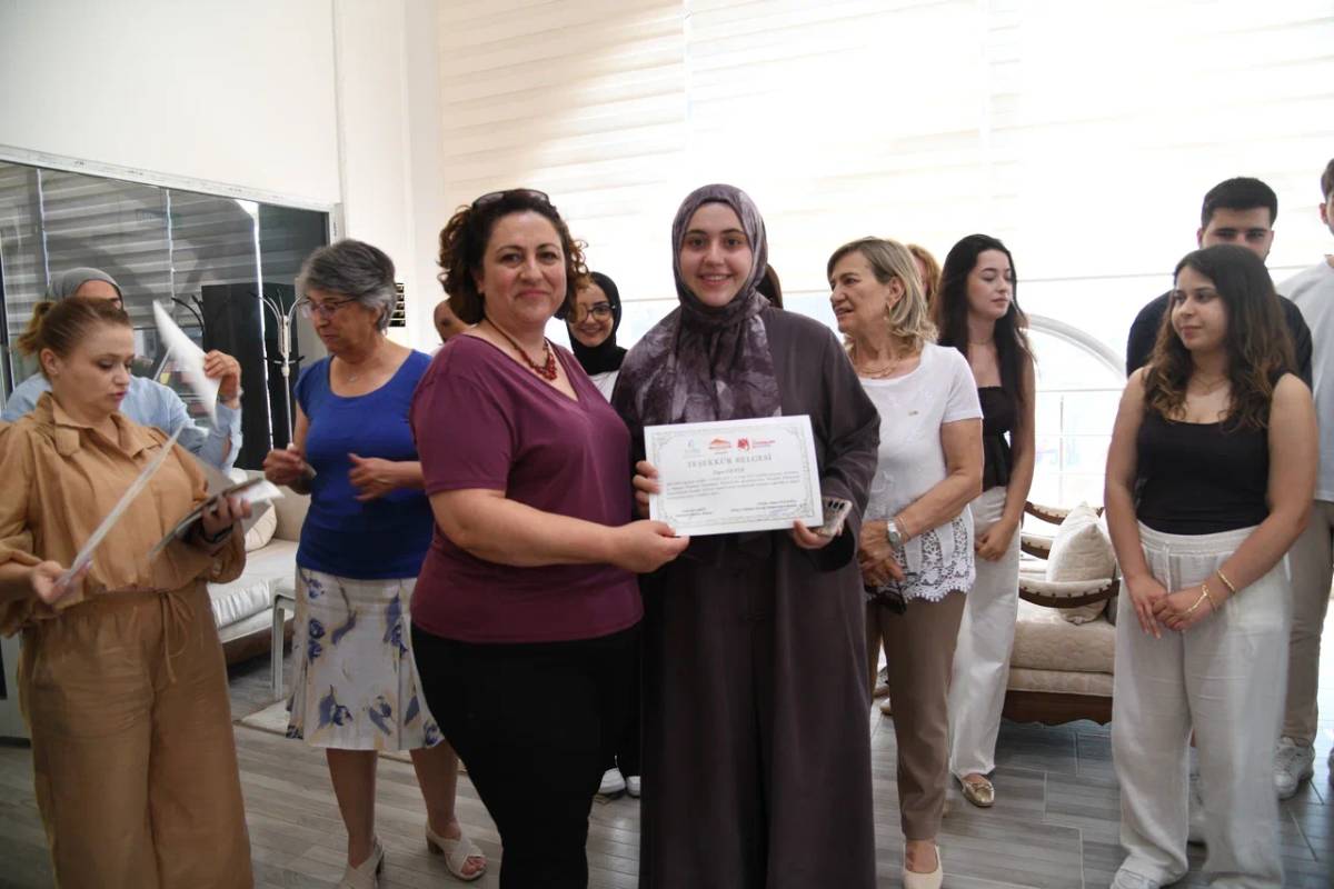 Yunusemre’de Alzheimer Hastalarına Destek Verenlere Ödül