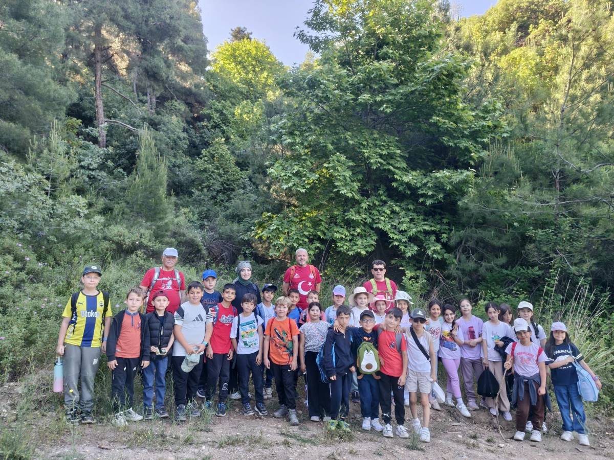 TURBELDAK'tan 110 Öğrenciye Doğa Yürüyüşü ve Çevre Eğitimi