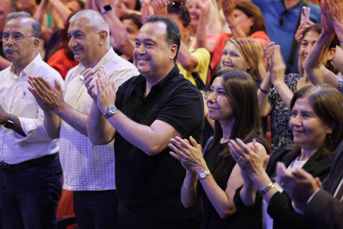 Manisa'da Nâzım Hikmet'e Sanat Dolu Veda