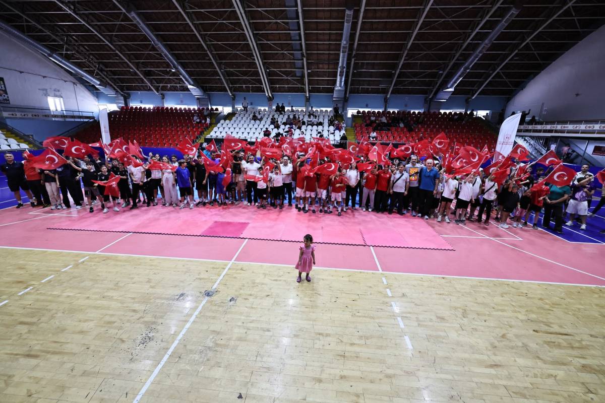 Manisa'da GSB Spor Okulları'nda 36 Branşta Ücretsiz Yaz Dönemi Eğitimleri Başladı