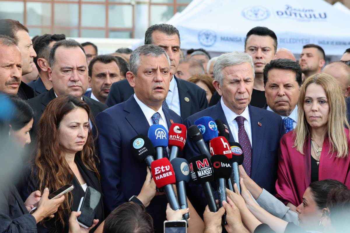 Merhum Başkan Ferdi Zeyrek, Vefatının Birinci Yılında Dualarla ve Özlemle Anıldı