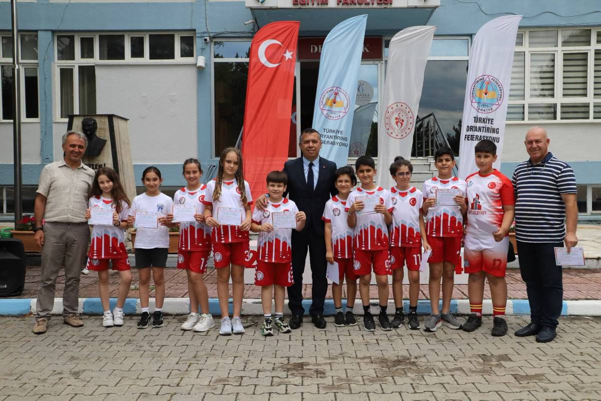 Minikler Oryantiringde Akhisar Rüzgarı Esti