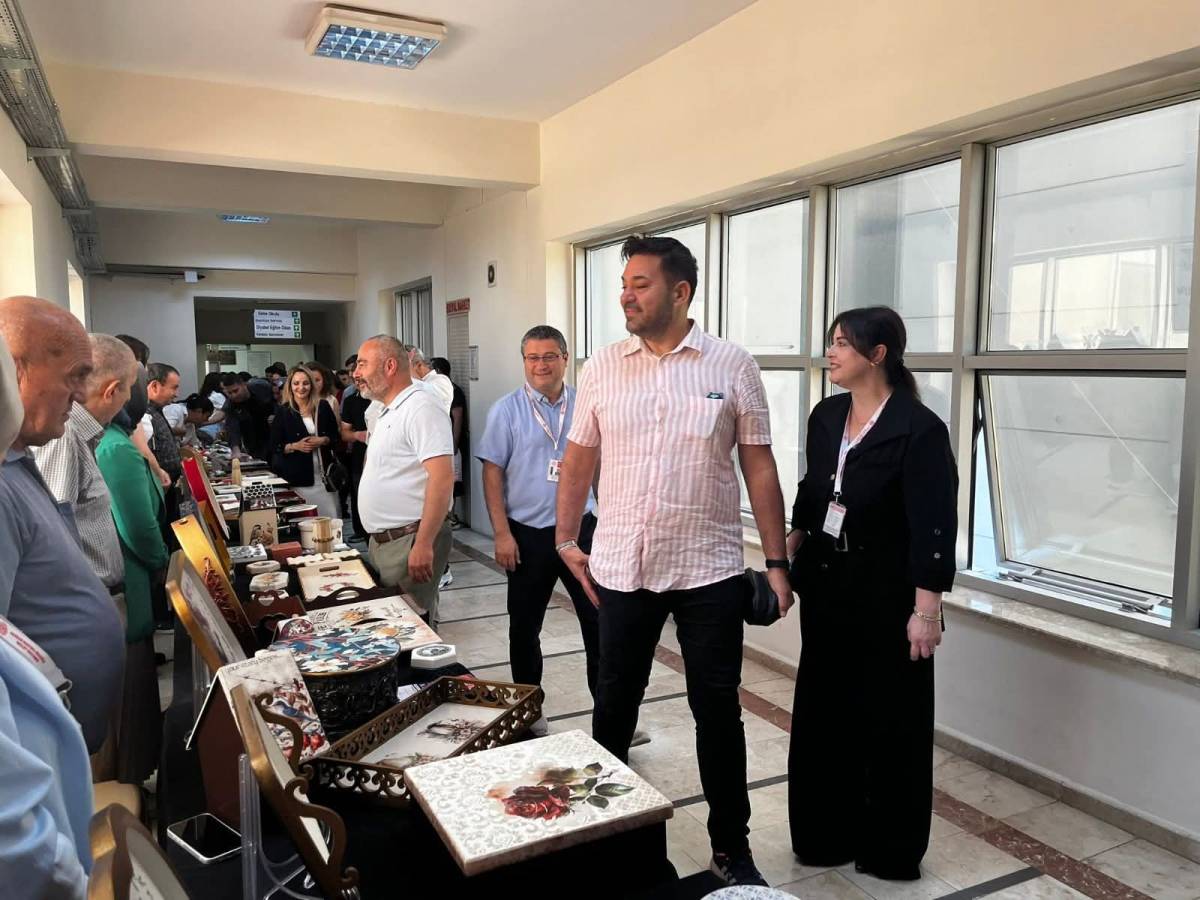 Akhisar'da TRSM Danışanlarının El Emeği Sergisi Açıldı