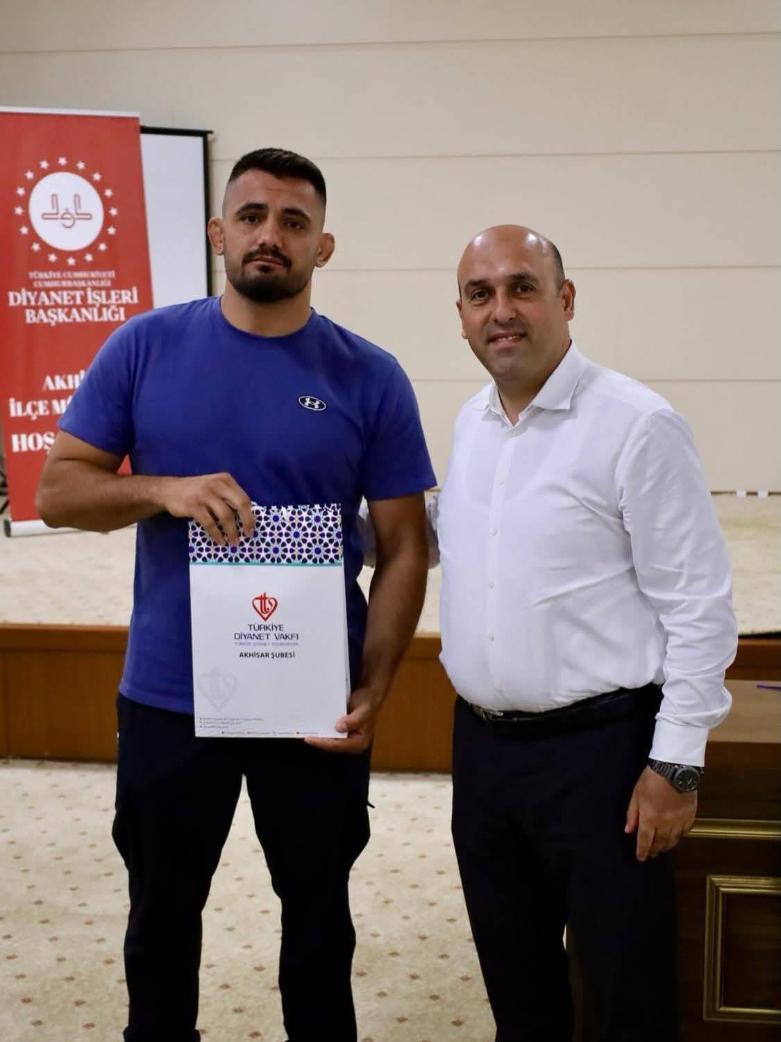 Akhisarlı Başpehlivanlar Kırkpınar'a Dualarla Uğurlandı