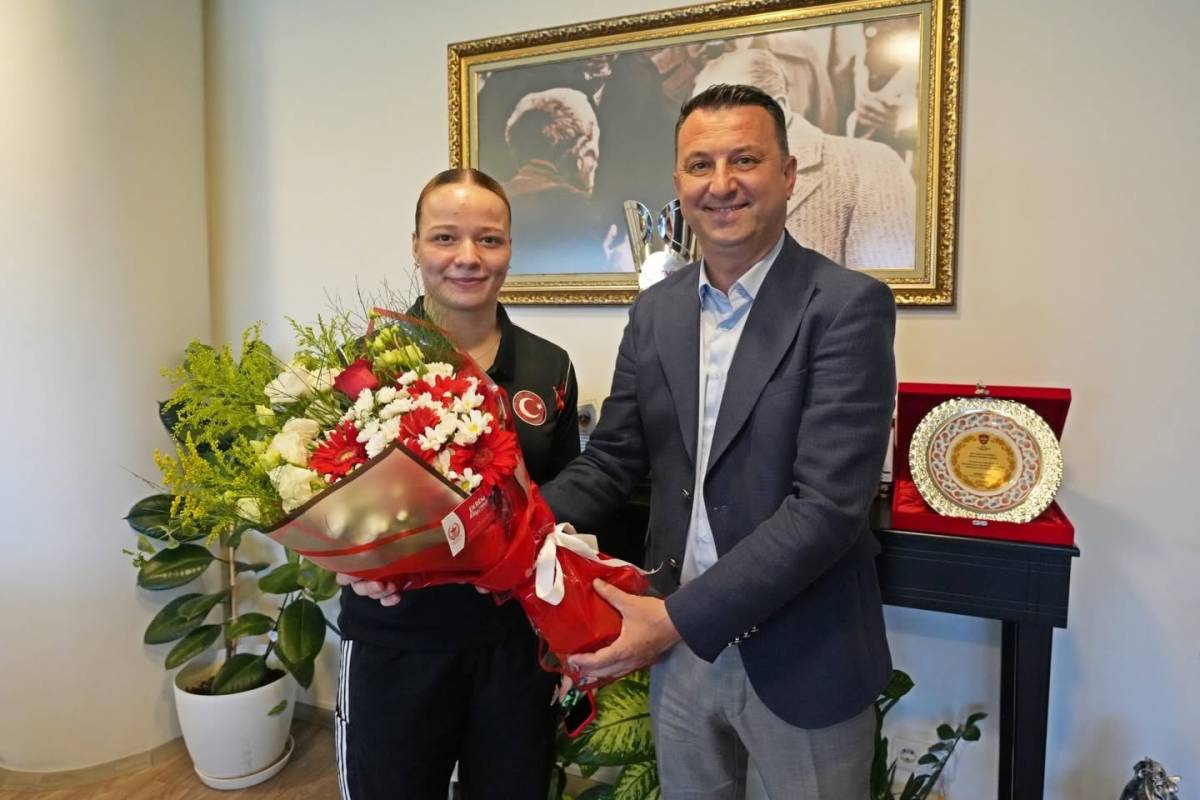Akhisar’ın Gururu Bükrenaz Sert Dünya Şampiyonu!