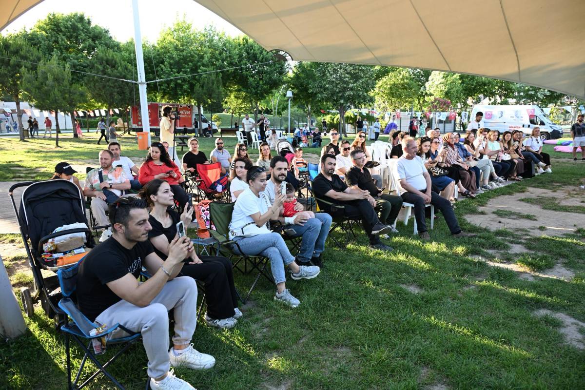 Atatürk Kent Parkı’nda Rengarenk Defile