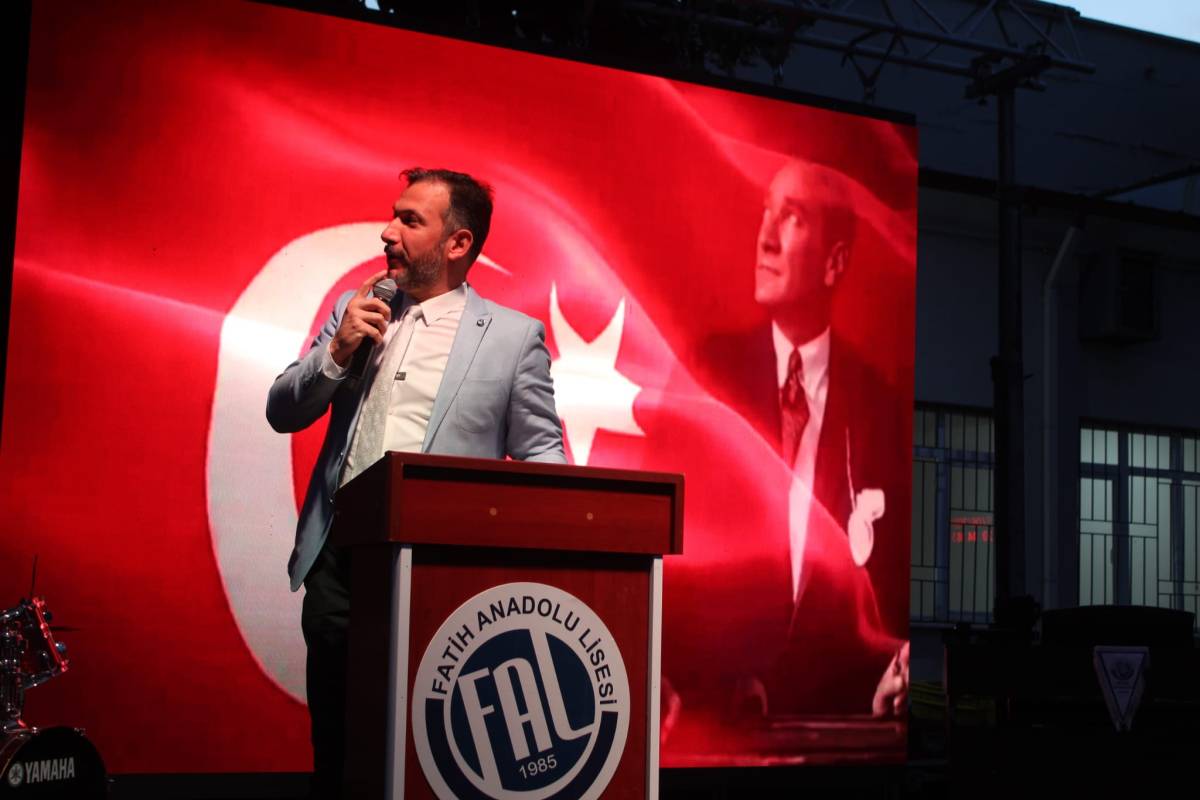 Fatih Anadolu Lisesi’nde “Fatih Sultan Mehmet: Bir Cihan Tasavvuru” Gençlik Şöleni Başladı