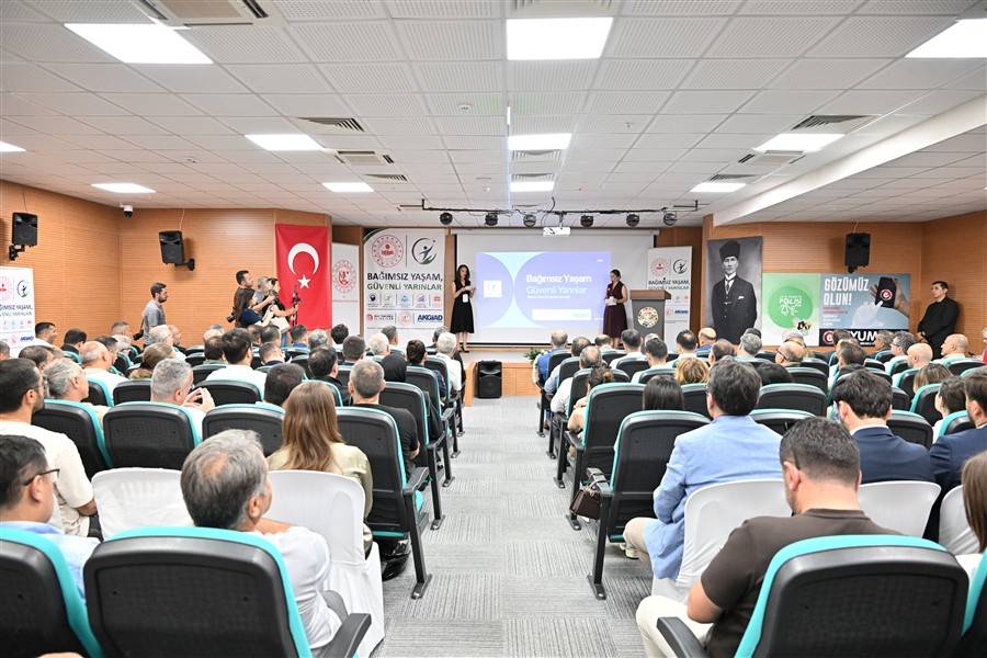 Vali Vahdettin Özkan Akhisar'da