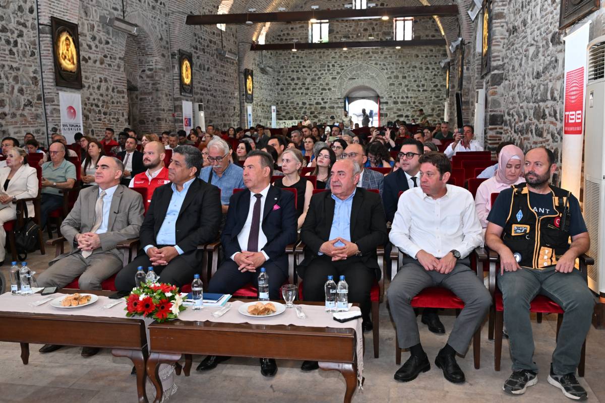 Manisa’da Sivil Katılım Zirvesi: “Kararları Halkın Talepleri Doğrultusunda Alıyoruz”