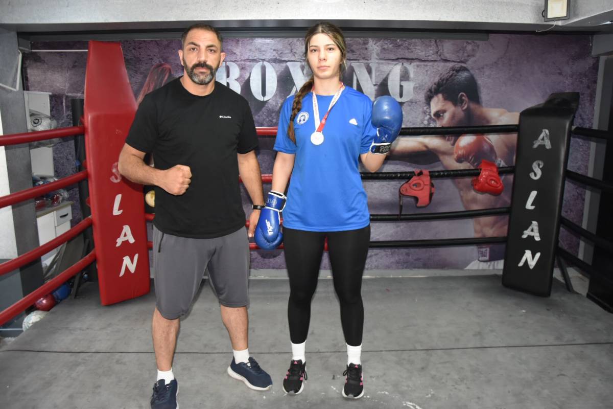 Manisalı Boksör Masal Ece Buruk Türkiye Şampiyonu Oldu