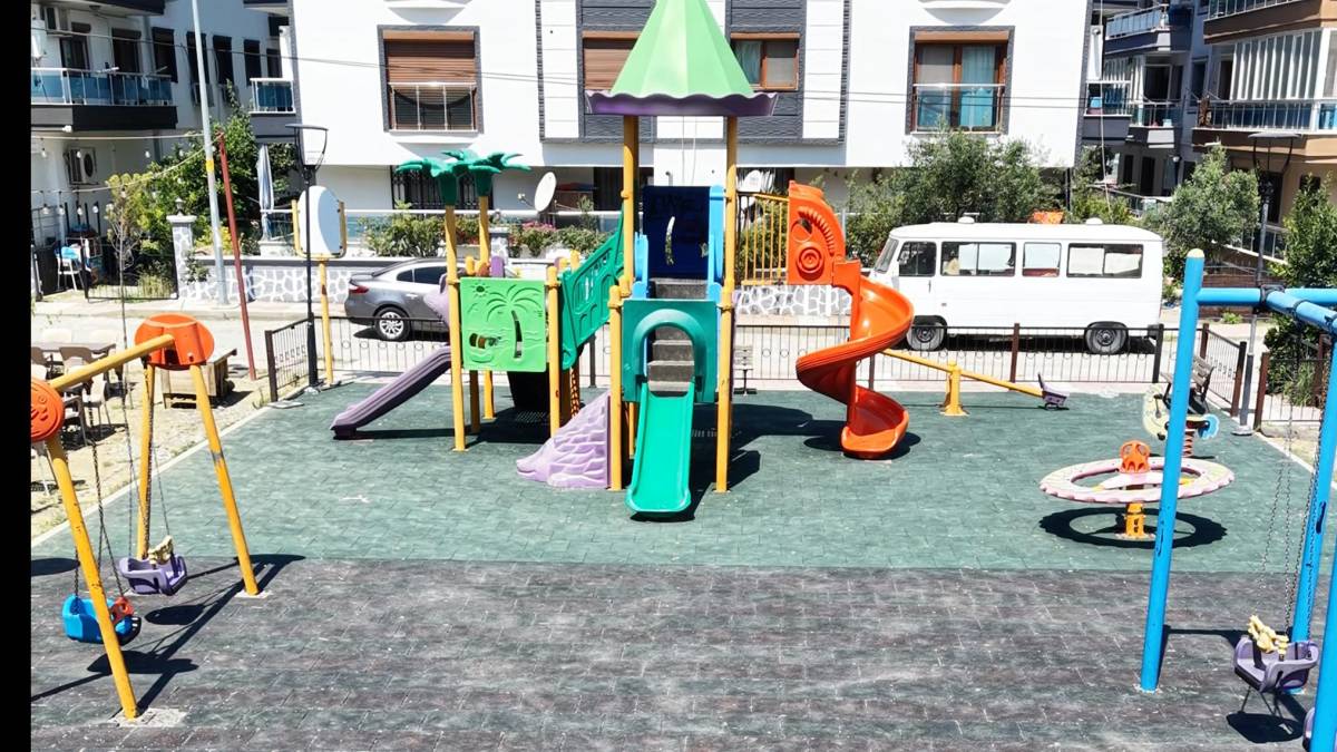 Şehzadeler'de Parklar Yenileniyor: Çocuklar İçin Güvenli Oyun Alanları