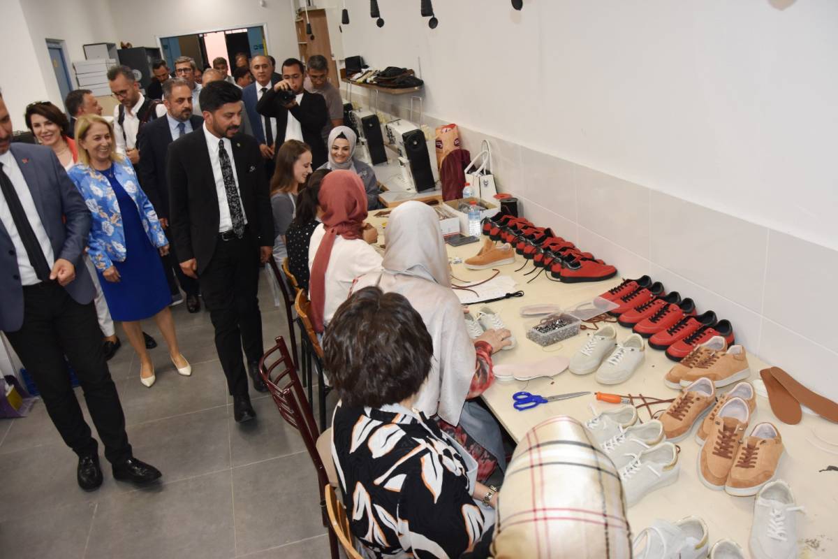 Gelenekten Geleceğe: Yunusemre’de El Emeği Sergisi