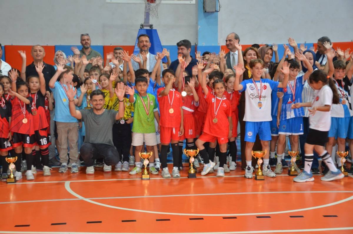 Manisa’da Geleneksel Çocuk Oyunları Şöleni