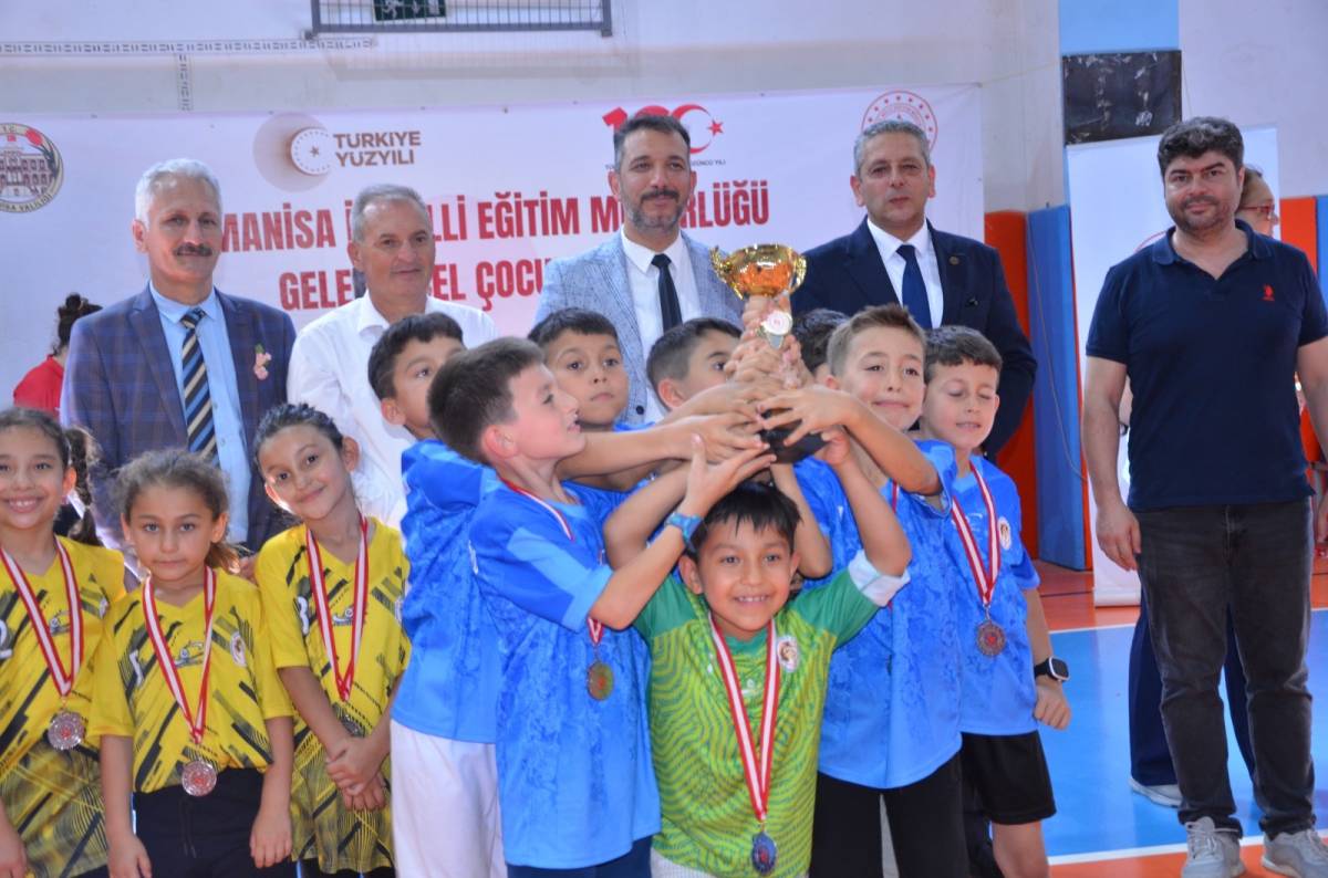Manisa’da Geleneksel Çocuk Oyunları Şöleni