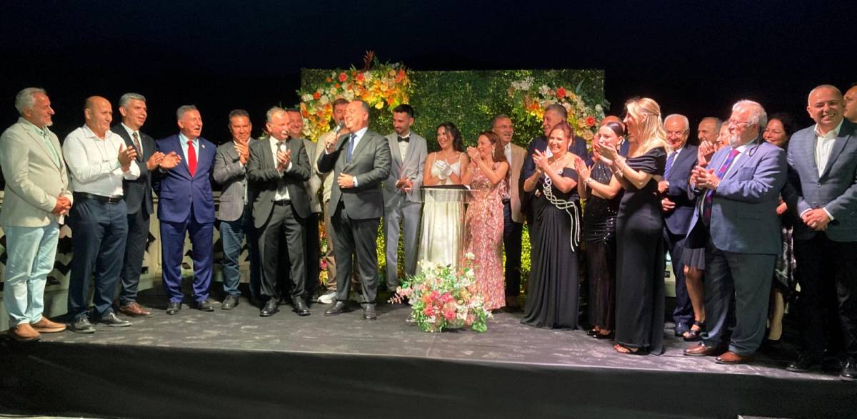 Miting Gibi Nikah… Halk, Siyasetçiler, İş Dünyası ve Esnaflar Oradaydı