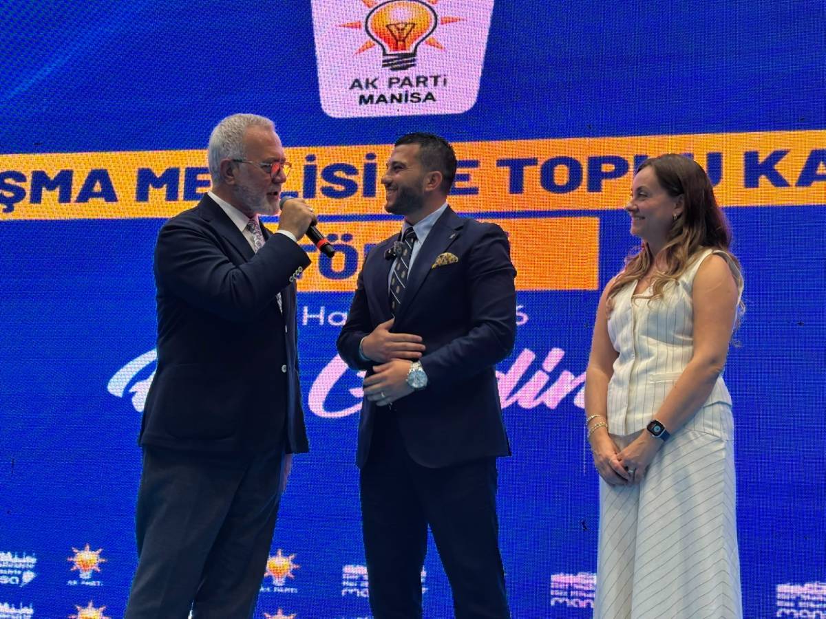 AK Parti Manisa’da 612 Kişilik Katılım Töreni Düzenledi