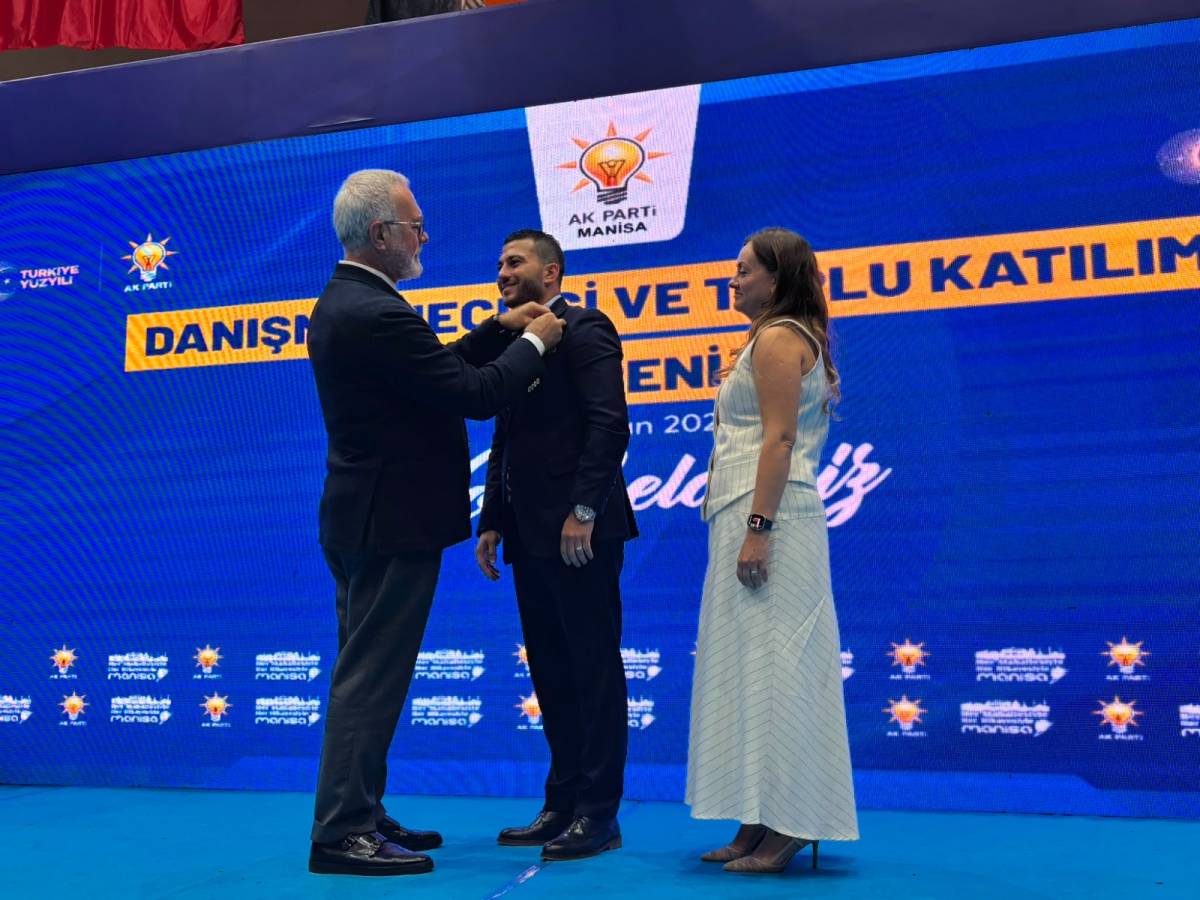 AK Parti Manisa’da 612 Kişilik Katılım Töreni Düzenledi