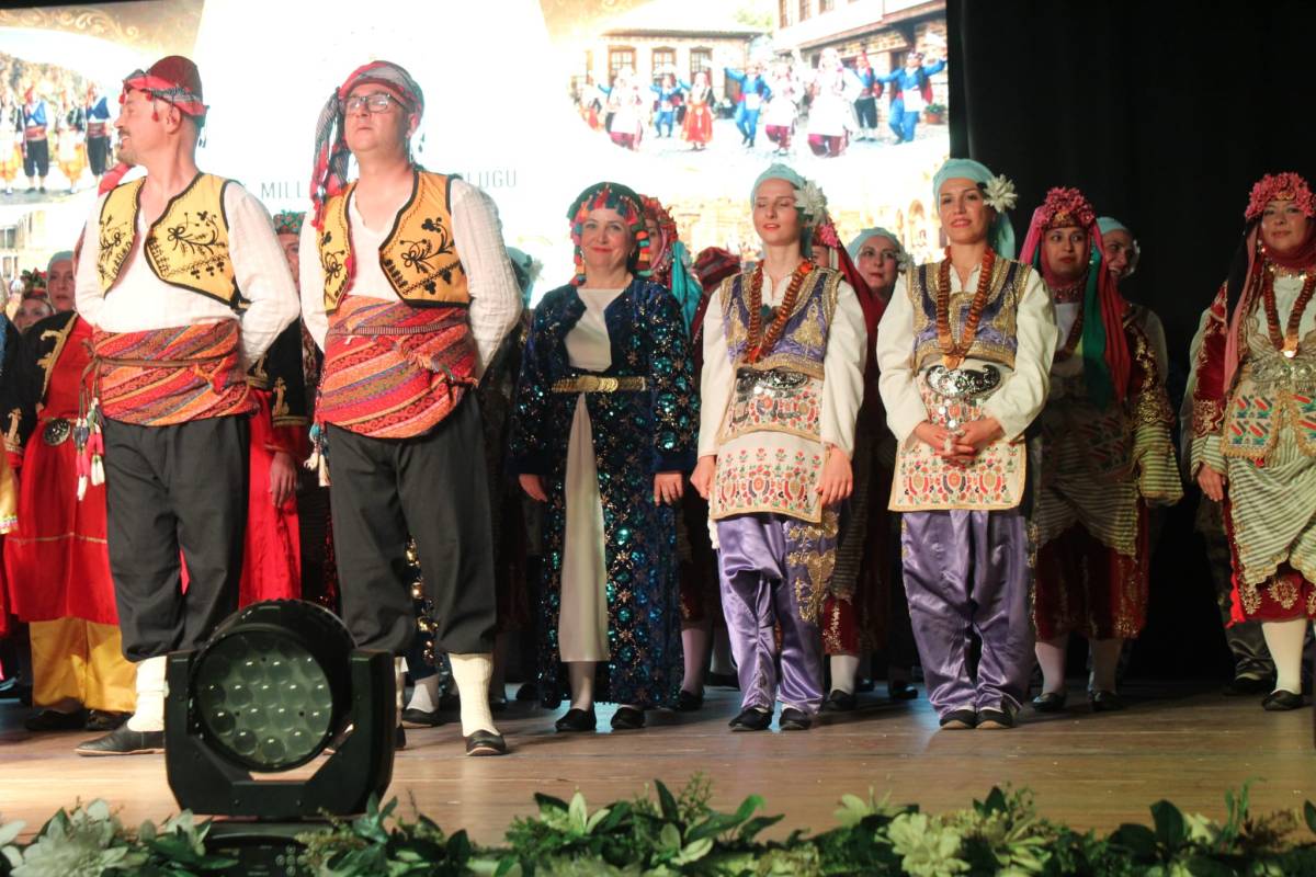 Manisa’da Öğretmenler Sahnede Devleşti: “Maarif” ile Kültür Köprüsü Kuruldu