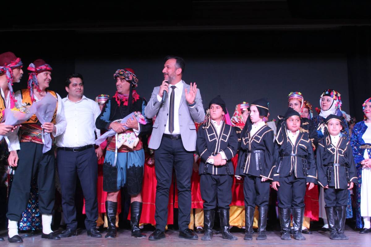 Manisa’da Öğretmenler Sahnede Devleşti: “Maarif” ile Kültür Köprüsü Kuruldu