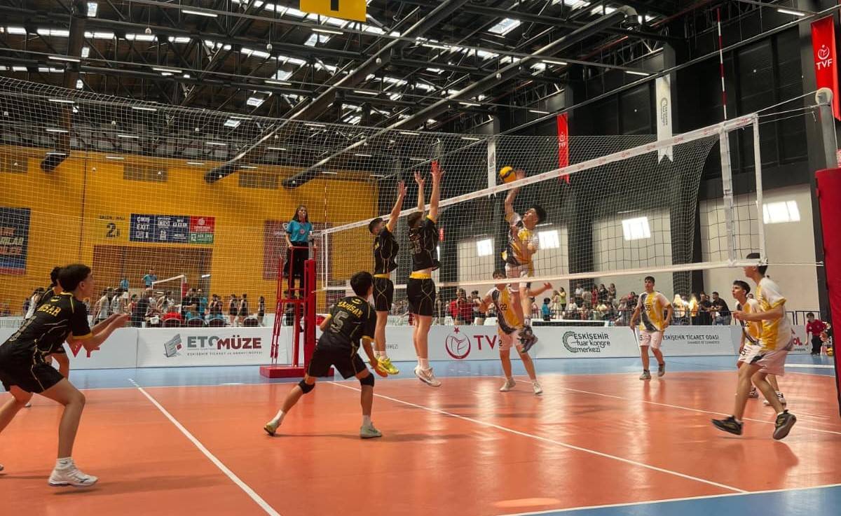 Akhisar’ın Efeleri Türkiye’nin En İyi 16 Takımı Arasında